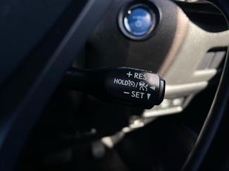 2017 Toyota C-HR - Thumbnail