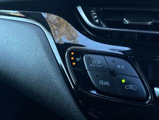 2017 Toyota C-HR - Thumbnail