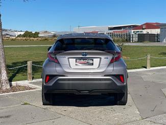2017 Toyota C-HR - Thumbnail