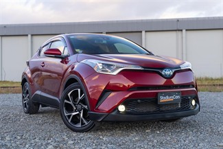 2017 Toyota C-HR - Thumbnail
