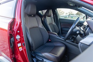 2017 Toyota C-HR - Thumbnail