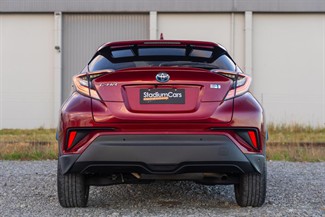 2017 Toyota C-HR - Thumbnail