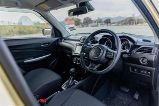 2017 Suzuki Swift - Thumbnail
