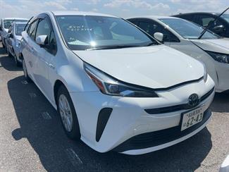 2020 Toyota Prius - Thumbnail
