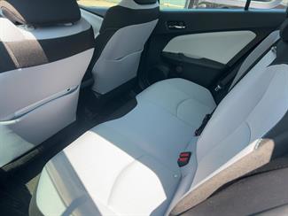 2020 Toyota Prius - Thumbnail