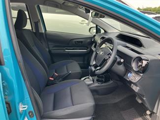 2017 Toyota AQUA - Thumbnail