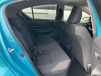 2017 Toyota AQUA - Thumbnail
