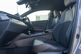 2017 Toyota C-HR - Thumbnail