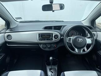 2013 Toyota Yaris - Thumbnail