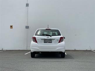 2013 Toyota Yaris - Thumbnail
