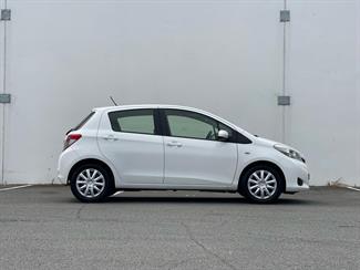 2013 Toyota Yaris - Thumbnail