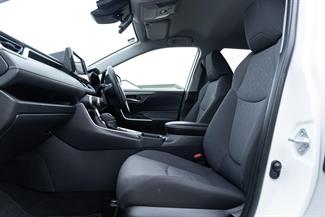 2019 Toyota RAV4 - Thumbnail