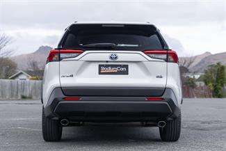 2019 Toyota RAV4 - Thumbnail