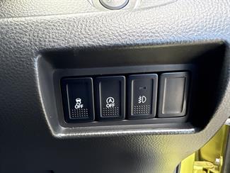 2014 Suzuki Swift - Thumbnail