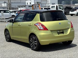 2014 Suzuki Swift - Thumbnail