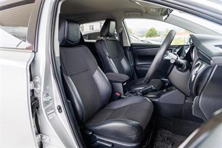 2016 Toyota Auris - Thumbnail