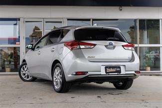 2016 Toyota Auris - Thumbnail