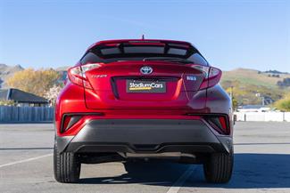 2017 Toyota C-HR - Thumbnail
