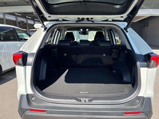 2020 Toyota RAV4 - Thumbnail