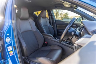 2017 Toyota C-HR - Thumbnail