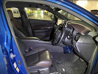 2017 Toyota C-HR - Thumbnail