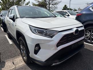 2019 Toyota RAV4 - Thumbnail