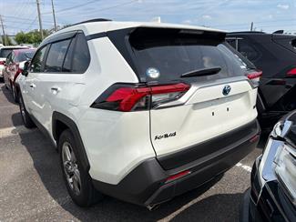 2019 Toyota RAV4 - Thumbnail