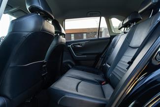 2019 Toyota RAV4 - Thumbnail