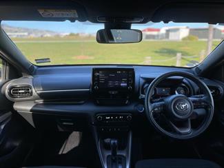 2020 Toyota Yaris - Thumbnail