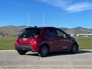 2020 Toyota Yaris - Thumbnail