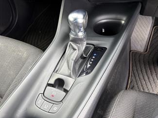 2017 Toyota C-HR - Thumbnail