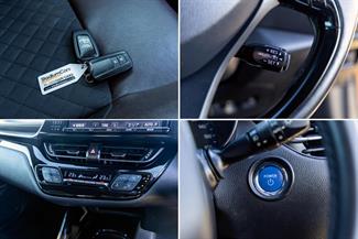 2017 Toyota C-HR - Thumbnail