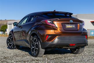 2017 Toyota C-HR - Thumbnail