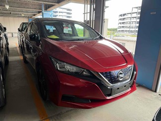 2017 Nissan LEAF - Thumbnail