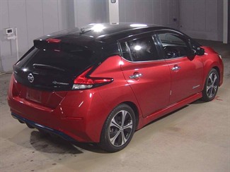 2017 Nissan LEAF - Thumbnail