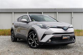 2017 Toyota C-HR - Thumbnail