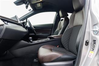 2017 Toyota C-HR - Thumbnail