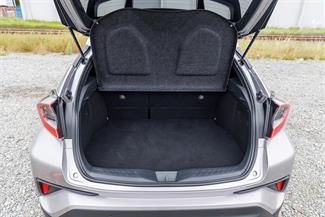 2017 Toyota C-HR - Thumbnail