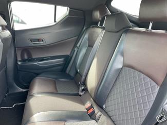 2018 Toyota C-HR - Thumbnail