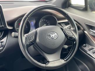 2018 Toyota C-HR - Thumbnail