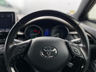 2018 Toyota C-HR - Thumbnail