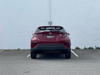 2018 Toyota C-HR - Thumbnail