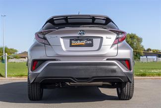 2017 Toyota C-HR - Thumbnail