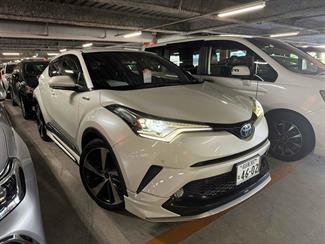 2017 Toyota C-HR - Thumbnail