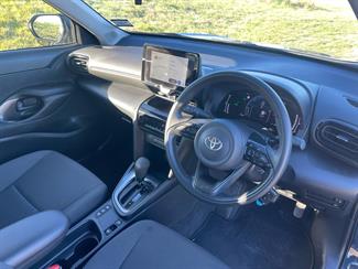 2024 Toyota Yaris Cross - Thumbnail