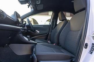 2020 Toyota Yaris - Thumbnail