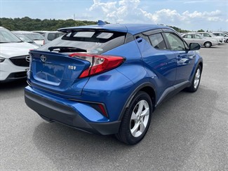 2017 Toyota C-HR - Thumbnail