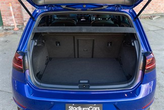 2017 Volkswagen Golf - Thumbnail