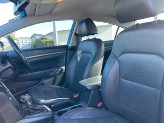 2017 Hyundai Elantra - Thumbnail