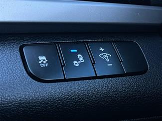 2017 Hyundai Elantra - Thumbnail